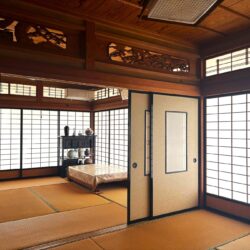 １階２間続きの和室です。仏間・床の間、縁側があります。和室