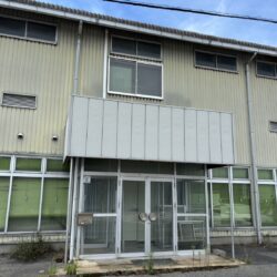 南東から外観